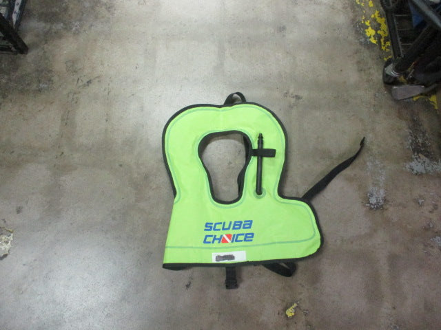 Load image into Gallery viewer, Used Scuba Choice Snorkel Vest Youth
