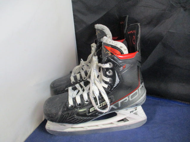 Load image into Gallery viewer, Used Bauer Vapor 3X Skates Youth Size 5
