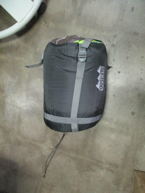 New WFS 4 Lb Sleeping Bag 33 X 75