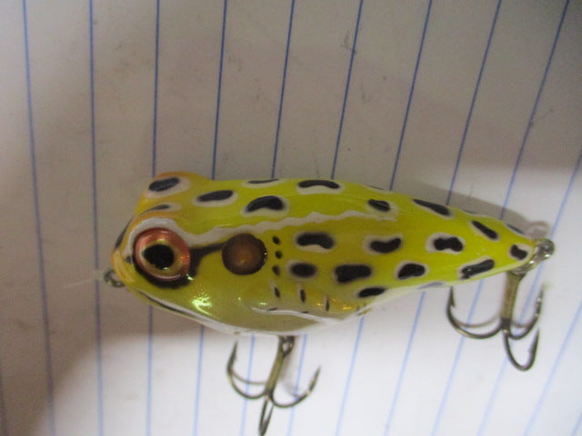 Load image into Gallery viewer, Used Rebel Frog-R Hard Body Topwater Walking Frog Crankbait Lure
