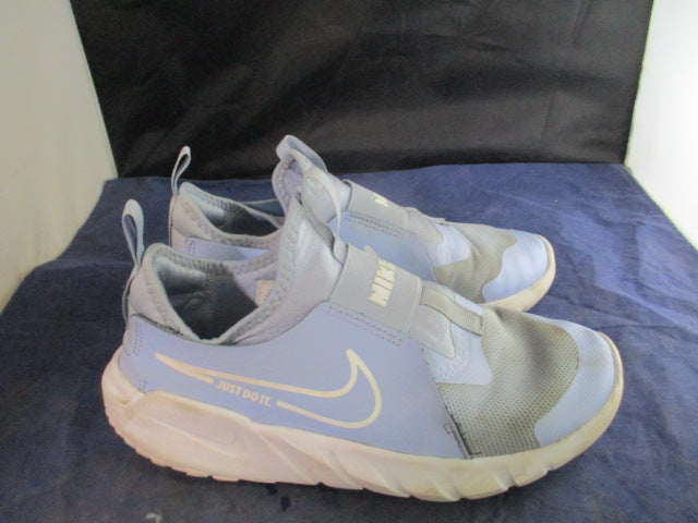 Load image into Gallery viewer, Used Nike Flex Runner 2 Running Shoes Youth Size 6
