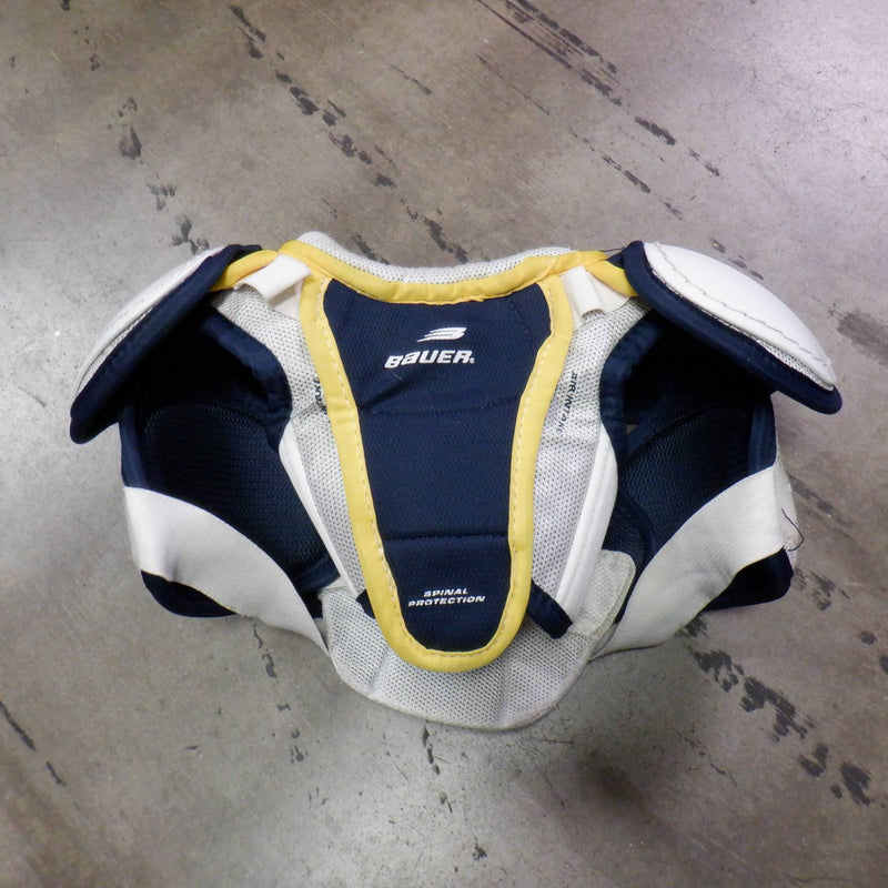 Load image into Gallery viewer, Used Bauer 2000 Youth Hockey Shoulder Pads Size Small
