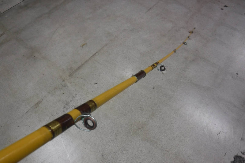 Load image into Gallery viewer, Used Eagle Claw 8&#39;5&quot; Pole With Penn Peer Reel

