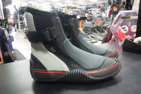 Used Gill Size 7 Dive Boots
