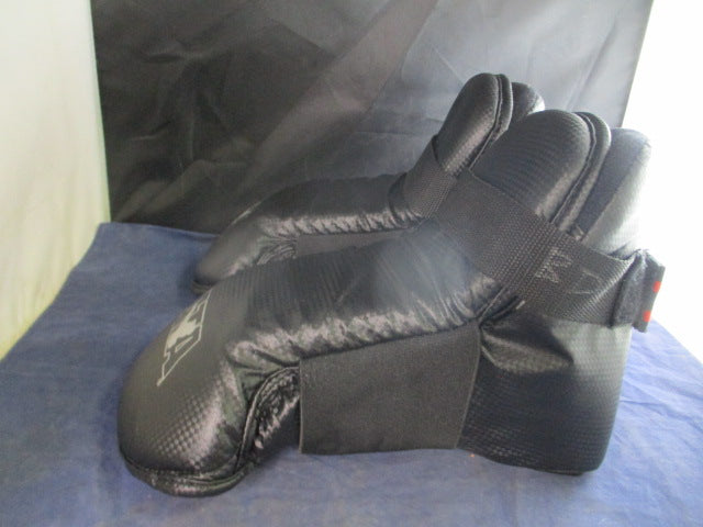 Load image into Gallery viewer, Used ATA Vinyl Adult Foot Protector
