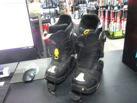 Used Burton Mint Womens Snowboard Boots Size 7