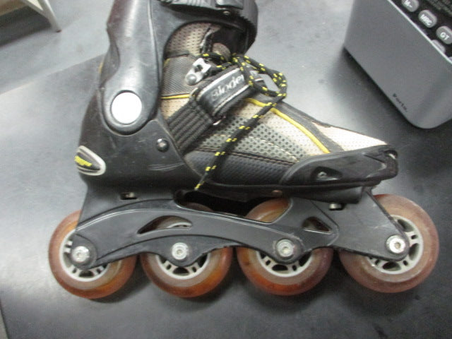 Load image into Gallery viewer, Used Blade Runner Scream In-Line Skates Size 3

