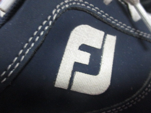 Load image into Gallery viewer, Used Foot Joy Golf Shoes Size 7
