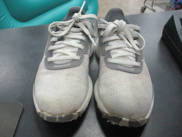 Load image into Gallery viewer, Used Adidas Turf Shoes Size 2.5
