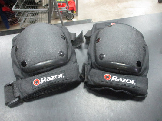 Used Razor Knee Pads Size Large
