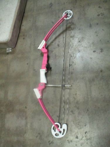 Used Genesis Pink Archery Bow w/ Whisker Biscuit