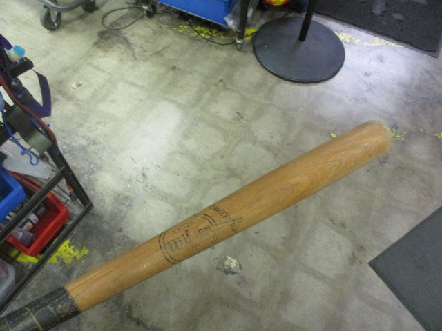 Load image into Gallery viewer, Used Wilson A1526 28&quot; Wood Bat
