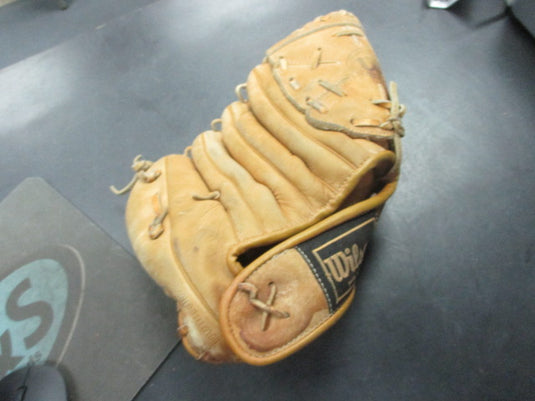 Used Wilson Jim Catfish Hunter Leather Baseball Glove