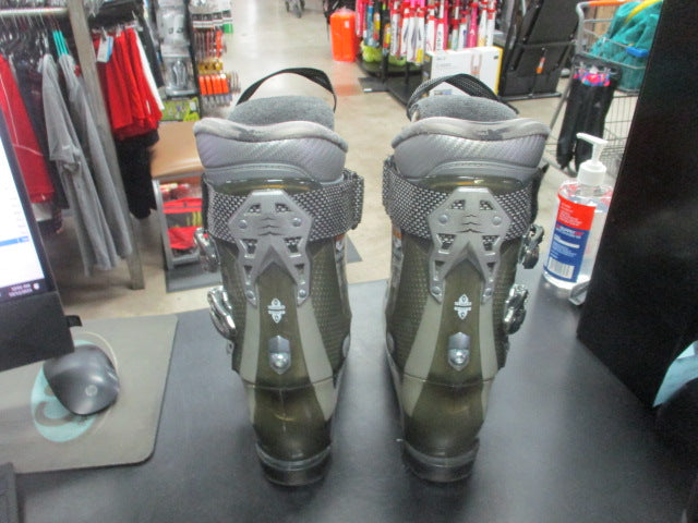 Load image into Gallery viewer, Used Head S90 Ski Boots Size 24-24.5 (Damage On Tongue)
