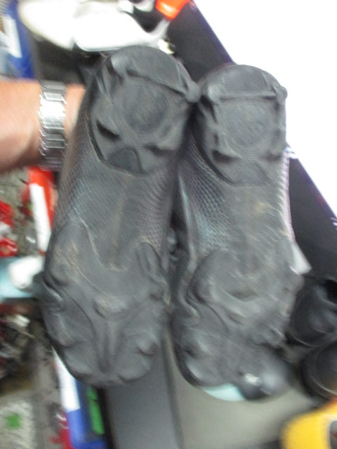 Load image into Gallery viewer, Used Nike Merc Size 3.5 Soccer Shoes
