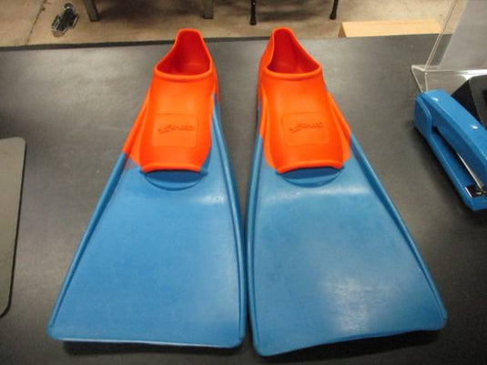 Used Finis 1619 Size 5-7 Floating Fins
