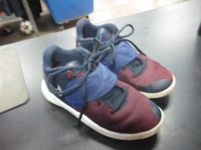 Load image into Gallery viewer, Used Nike Kyrie Irving Basketball Shoes Size 4
