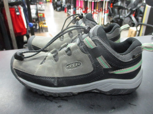 Used Keen Hiking Shoes Size 3