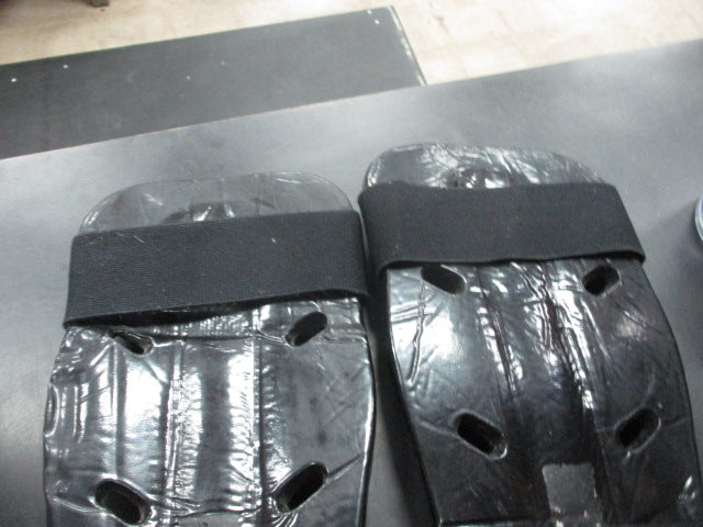 Load image into Gallery viewer, Used Goshin &amp; Judo Karate Foam Shin Guards
