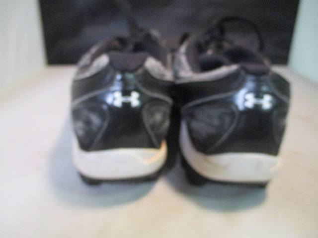 Load image into Gallery viewer, Used Under Armour Baseball Cleat Size 3.5

