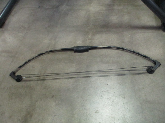 Load image into Gallery viewer, Used Junior 32&quot; Archery Bow
