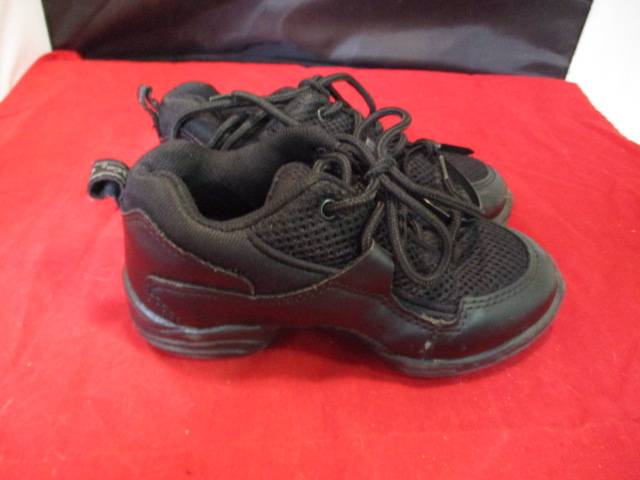 Load image into Gallery viewer, Used Capezio Dance Sneakeri Youth Dance Shoes Size 13
