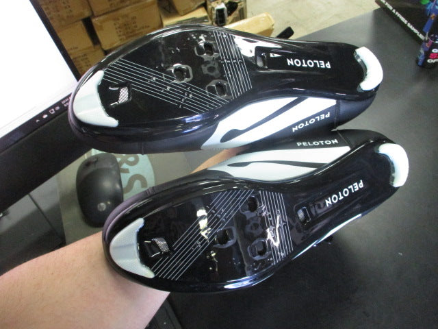 Load image into Gallery viewer, Used Peloton Cycling Shoes Size 46
