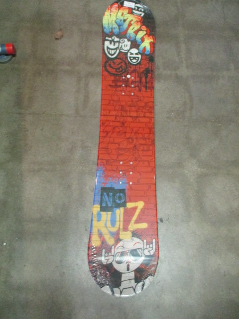 Load image into Gallery viewer, New Matrix No Rulz Snowboard Junior All Mountain Deck 130cm
