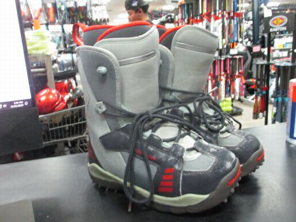 Load image into Gallery viewer, Used Salomon Talapus Snowboard Boots Sz 3

