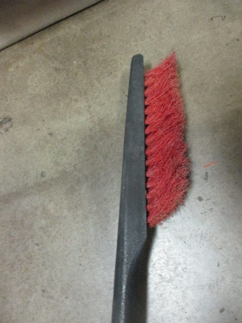 Used MAXX Unbreakable Incassable Ice Scraper