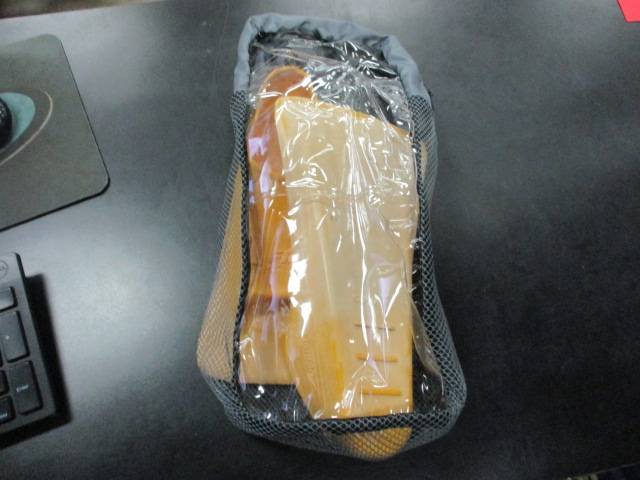 Load image into Gallery viewer, Used Finis Zoomers Gold Swim Fins Size 3.5-5
