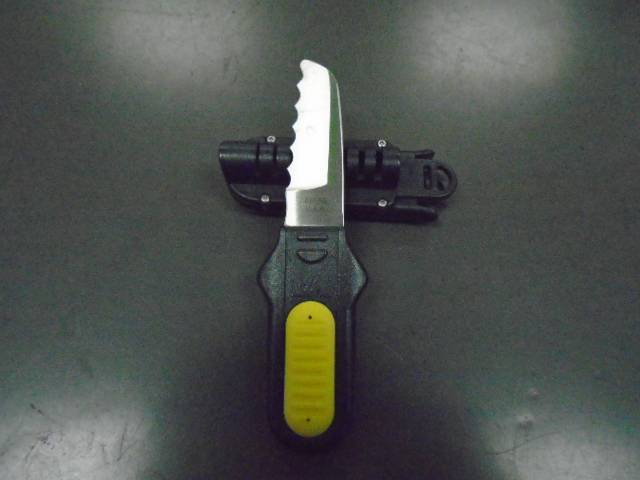 Load image into Gallery viewer, Used Underwater Kinetics Remora HYDRALLOY Blunt Tip Dive Knife

