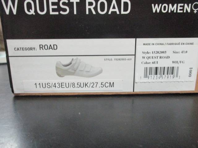 Load image into Gallery viewer, Used Pearl iZUMi Quest Road Cycle Shoes Womens Size 11 With Spd Cleat Set
