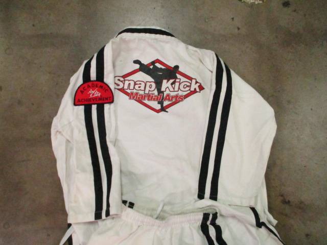 Load image into Gallery viewer, Used Karate Gi Jacket &amp; Pants Size 0
