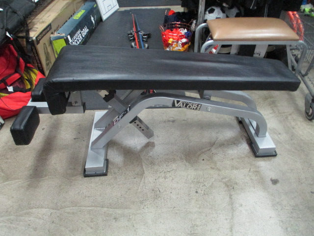 Load image into Gallery viewer, Used Valor DF-1 Decline / Flat Bench Pro Bench
