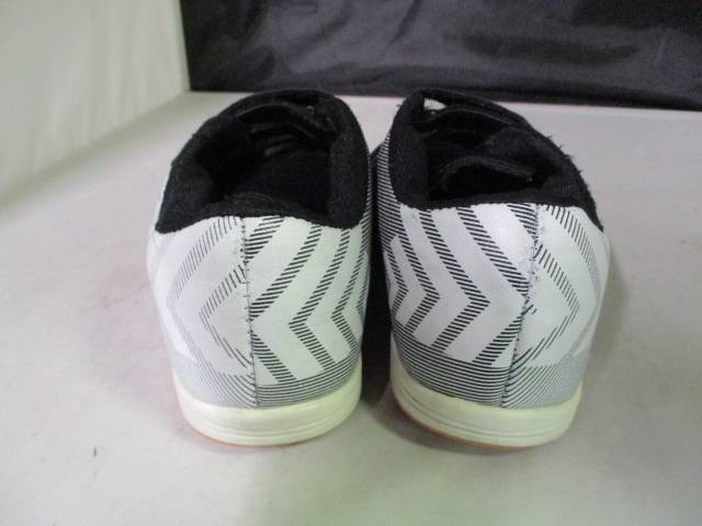 Load image into Gallery viewer, Used Indoor Soccer Cleats Size 1
