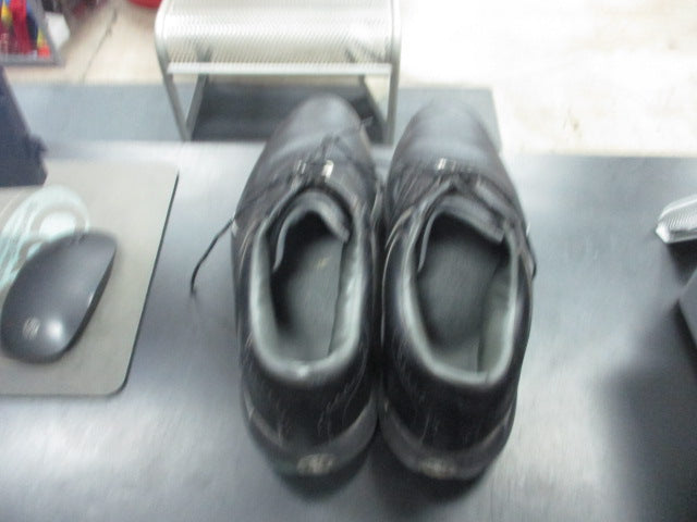 Load image into Gallery viewer, Used Foot Joy Golf Shoes Size 12
