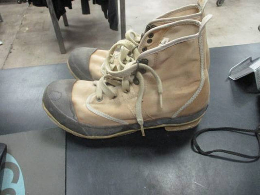 Used Hodgman Size 7 Fishing Shoes