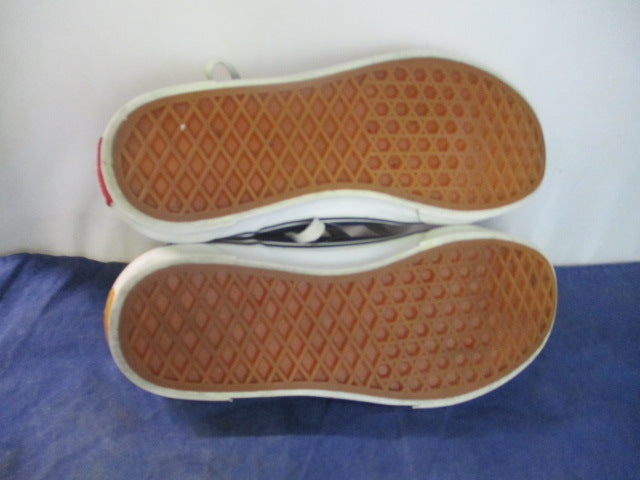 Load image into Gallery viewer, Used Vans Shoes Youth Size 5
