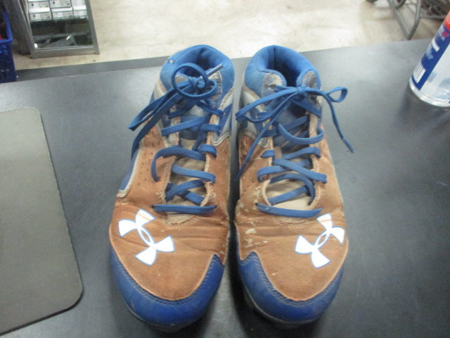 Load image into Gallery viewer, Used Under Armour Cleats Size 5
