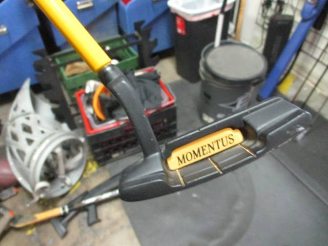 Load image into Gallery viewer, Used Momentus RH Swing Trainer Heavy putter
