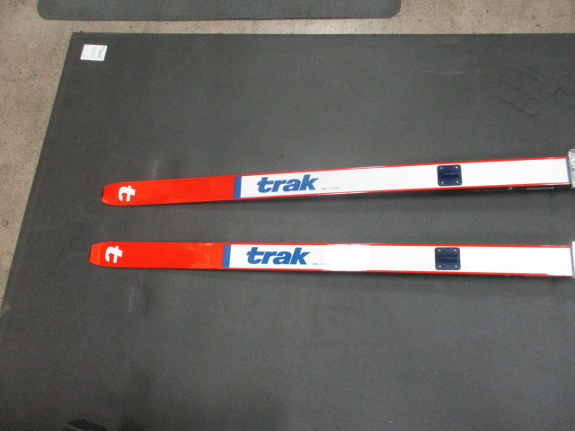 Load image into Gallery viewer, Used Omnitrak Sierra Cross Country Skis 190cm
