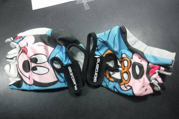 Load image into Gallery viewer, Used Giordana Large Disney Bike Gloves
