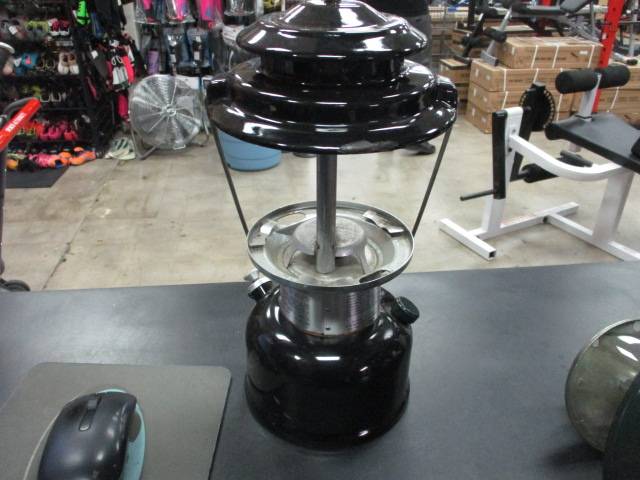 Load image into Gallery viewer, Vintage Coleman Special Edition Powerhouse Lantern Black(Missing Glass)
