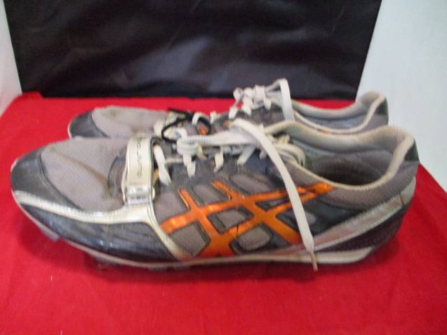 Load image into Gallery viewer, Used Asics Track Shoes Size 12
