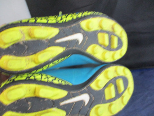 Used Nike Soccer Cleats Size 2Y