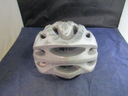 Used Giro Skyla Bicicle Helmet Women's Size 50-57cm