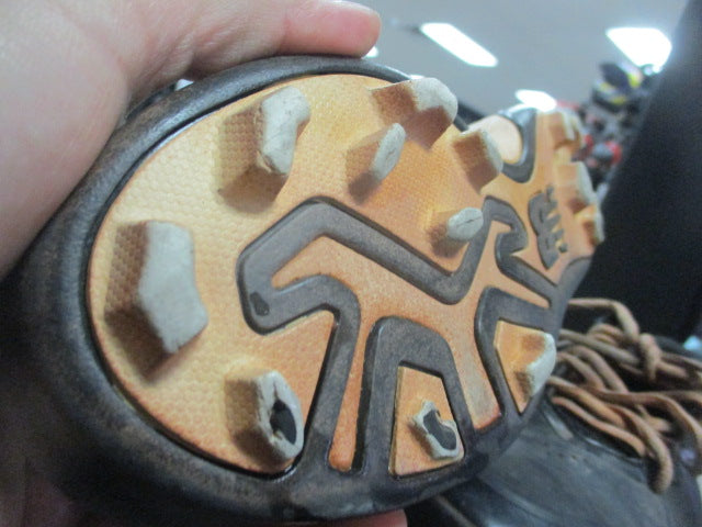 Load image into Gallery viewer, Used New Balance Cleats Size 4 (DAMAGE ON CLEATS)
