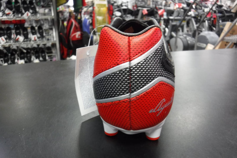 Load image into Gallery viewer, New Joma Aguila Adult  Soccer Cleats Size 9.5
