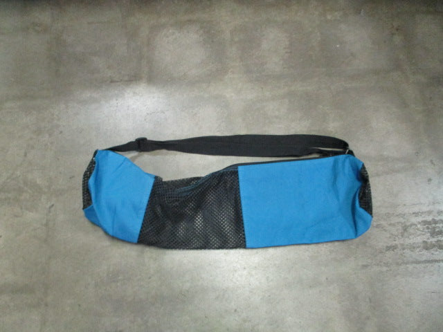 Load image into Gallery viewer, Used Black and Blue Mesh Yoga Mat Carry Sling Bag
